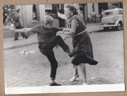 PHOTOGRAPHIE FILM LES DEMI SEL Georg TRESSLER  1956 CINEMA TBE TB Scène De Rue ALLEMAGNE - Photos