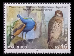 Mauritius 2023 - Joint Issue With India - Bird - Peacock & Kestrel - Maurice (1968-...)