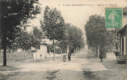 L'isle Jourdain * Avenue De Moussac * Villageois - L'Isle Jourdain