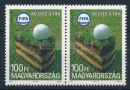 ** 2004 100 éves A FIFA Pár A Jobb Oldali Bélyegen Hiányos évszám (5.500) - Otros & Sin Clasificación