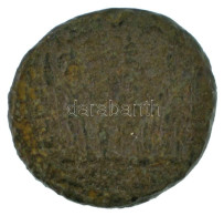 Római Birodalom / II. Constantinus ~330-341. Follis Bronz (2,35g) T:F Roman Empire / Constantius II ~330-341. Follis Bro - Non Classés