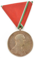 1939-1945. "Magyar Nagy Ezüst Vitézségi Érem" Ezüstözött Bronz Kitüntetés, Peremen "BRONZ" Fémjel, Eredeti Mellszalagon. - Zonder Classificatie