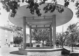 30 - Saint Ambroix - Le Kiosque Et La Chapelle De Dugas - Saint-Ambroix