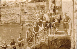 * T2 Abbazia, Opatija; Fürdőzők Csoportképe / Bathers. E. Jelussich (Fiume-Abbazia) 1911. Photo - Zonder Classificatie