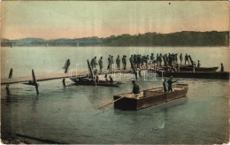 ** T3 Osztrák-magyar Hidászok Ideiglenes Katonai Hajóhíd építése Közben / K.u.k. Soldiers Building A Military Pontoon Br - Non Classificati