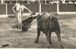 ** T1 Showing The Cloth To The Running Bull, Bullfight, Chapresto Fotografica - Unclassified