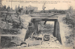 CPA 53 DERAILLEMENT DU RAPIDE PARIS SAINT NAZAIRE / PRES LES AGETS SAINT BRICE / 1909 / DEBRIS DU FOURGON DE MILIEU - Other & Unclassified