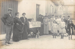 CPA 75 PARIS / CARTE PHOTO / METIER DANS LA RUE / LYDITE DES TACHES / TRESOR DU VESTIAIRE / BLANCHISSEUSE - Petits Métiers à Paris