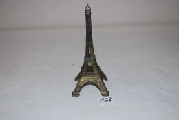 C168 Ancien Souvenir De Paris - Tour Eiffel - Obj. 'Souvenir De'