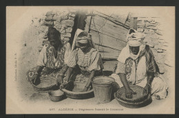 ALGERIE Négresses Faisant Le Couscous, Carte Neuve Collection Idéale P. S. N° 497 Légende Raciste. - Women