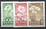 Finlande 1949 N° 349/351 Surtaxe Oeuvres Antituberculeuses Avec Fleurs Sauvages - Ungebraucht