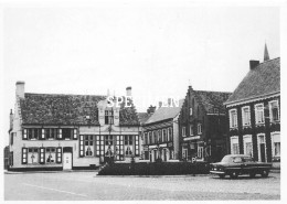 De Markt Met Het Gemeentehuis - Oedelem - Beernem