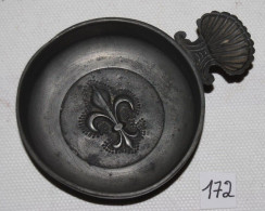 C172 Rare Taste Vin - Crachoir étain - XIX - Armoirie - Tin