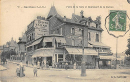 Garches       92      Place De La Gare Et   Boulevard De La Station. Café Restaurant. N° 76       (Voir Scan) - Garches