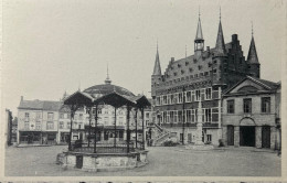 Geraardsbergen Het Stadhuis En De Kiosk - Geraardsbergen