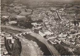 Cpsm 10x15. DAX . Vue Aérienne. L'Adour, Les Ets Thermaux, Le Parc Théodore Denis, Les Arènes Et L'Atrium - Dax