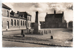 (60) 821, Longueil-Annel, Edition Leclercq, Place De La Marie, Monument Aux Morts - Longueil Annel