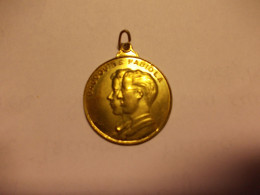 Medaille - Baudouin & Fabiola - Goudkleurig Vive Nos Souverins - Leve Onze Vorsten 15-12-60 - Monarquía / Nobleza