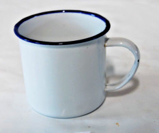 C269 Belle Tasse En Métal - Liseret Bleu - Tasas