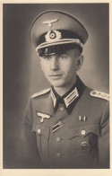 Germany Wehrmacht Officer In Uniform W Medals - Guerre 1939-45