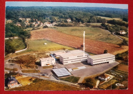 CPM -  Marines  -(Val-d'Oise) - Vue Générale Aérienne - Le C.E.S. - Marines