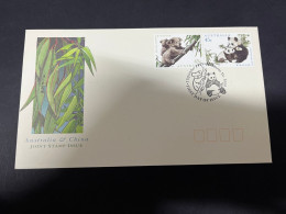 10-12-2023 (1 W 48) Australia FDC Cover (joint Issue With China) Panda & Koala Bear - Gezamelijke Uitgaven