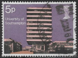 GB SG891 1971 Universities 5p Good/fine Used [8/9362/25M] - Usati