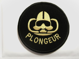 COLLECTION POLICE GROUPE D'INTERVENTION PLONGEUR 90MM SUR SCRATCH - Policia