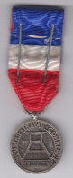 Médaille INDUSTRIE  TRAVAIL  COMMERCE Attribuée En 1961 - Francia