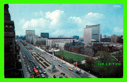 TORONTO, ONTARIO - UNIVERSITY AVENUE LOOKING NORTH - SHOWING NEW CITY HALL AT RIGHT - ROYAL SPECIALTY - - Toronto