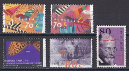 Pays Bas - 1990 - 1999  ( Béatrix )   Y&T  N °  1430  1431  1434  1442   1450  Oblitéré - Oblitérés