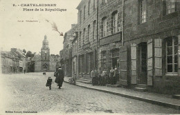 CPA - Châtelaudren - Place De La République - Châtelaudren