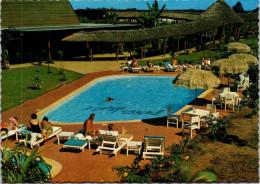 11-12-2023 (1 W 52) Fiji - Travelodge Hotel Swimming Poool At Nadi Airport - Hotels & Restaurants