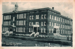 20622  Le Couvent Des Sœurs      Baie De Saint Paul  QUEBEC Canada    ( 2 Scans) - Andere & Zonder Classificatie