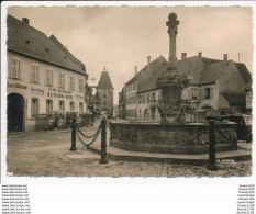 Carte ( Format 15 X 10,5 Cm ) MUTZIG Vieille Fontaine Et Porte Saint Maurice Hôtel Restaurant L'ours Noir ( Recto Verso - Mutzig