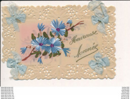 Carte En Celluloïde En Dentelle  Peinte  Heureuse Année  / Fleurs ( Attention Manque Le Coin En Bas à Gauche ) - Sonstige & Ohne Zuordnung