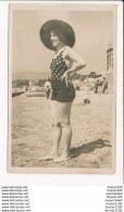 Carte Photo D' Une Baigneuse Plage à Identifier ( Recto Verso ) - Pin-Ups