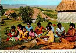 11-12-2023 (1 W 54) Fiji - Women In Village - Fidji