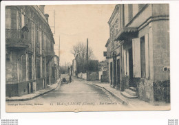 BLANQUEFORT  Rue Gambetta ( à Gauche La Poste Plus Loin Pancarte Michelin Peut être Un Garage ) - Blanquefort