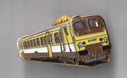 PIN'S THEME SNCF  RAME AUTOMOTRICE Z 11600  1986  NON ESTAMPILLE  COULEUR  JAUNE - TGV