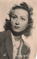 CELEBRITE -  Danielle Darrieux - Actrice Française - Carte Postale Ancienne - Femmes Célèbres