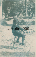Cartolina Postale Italiana Veduta Bambino Su Antico Triciclo Primi 900 (f.piccolo) - Wielrennen