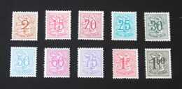 PETIT LOT  " CHIFFRE SUR LION "  NEUFS **  ( PAPIER  BLANC ) - 1977-1985 Cijfer Op De Leeuw