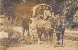 CPA GUERRE 1914 / CARTE PHOTO AVEC POILUS / SUR UN ATTELAGE - Guerre 1914-18