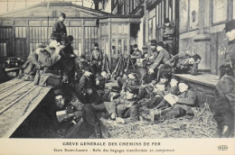 CPA - 75 / PARIS / GRÈVE GÉNÉRALE DES CHEMINS DE FER - GARE SAINT LAZARE - SALLE DES BAGAGES TRANSFORMEE EN CAMPEMENT - Huelga