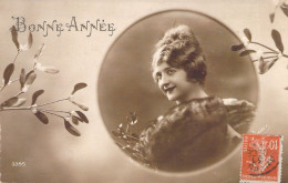 FANTAISIE - Bonne Année - Nouvel An - Femme - Carte Postale Ancienne - Nouvel An