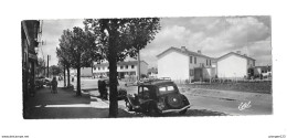 78 - LES CLAYES SOUS BOIS : Rue Maurice Jouet Et Jardin Des Clayes, Voitures Anciennes, - Les Clayes Sous Bois