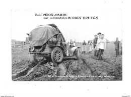 RAID PEKIN PARIS  Sur Automobiles DE DION BOUTON : N° 10, Ornières De Boue A L'entrée D'un Village Sibérien - Chine