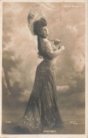 CELEBRITE - Whitney - Folies Bergères - Carte Postale - Famous Ladies