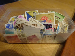 MONDE ENTIER  300 Timbres  Neuf*/** - Collections (sans Albums)